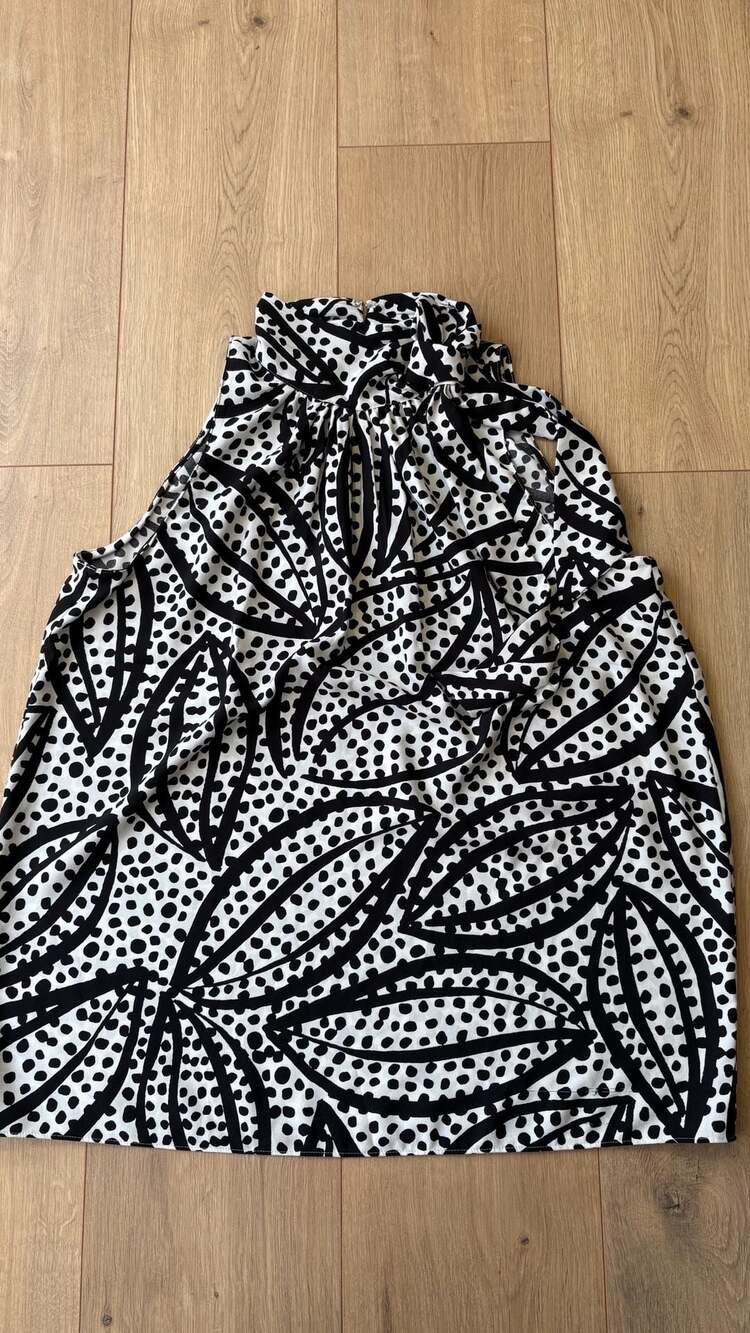 Ann Taylor Factory Blouse Size M Black White Leaf Dot Halter Neck